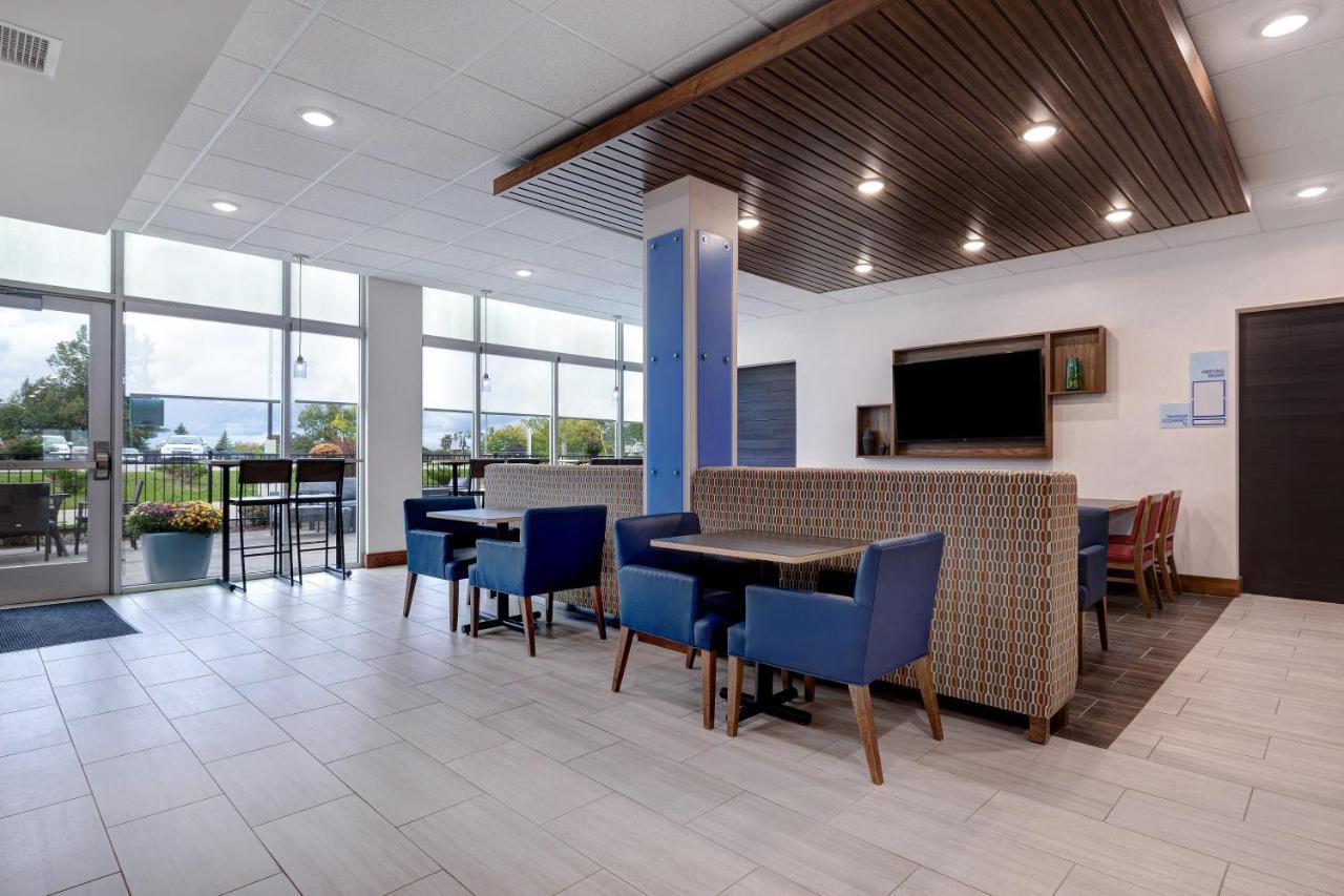 Holiday Inn Express & Suites - Grand Rapids South - Wyoming By Ihg Bagian luar foto